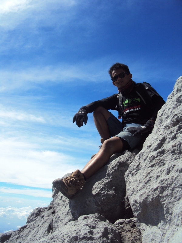 Eko Syamsudin di Gunung Merapi 2.968 Mdpl Yogyakarta